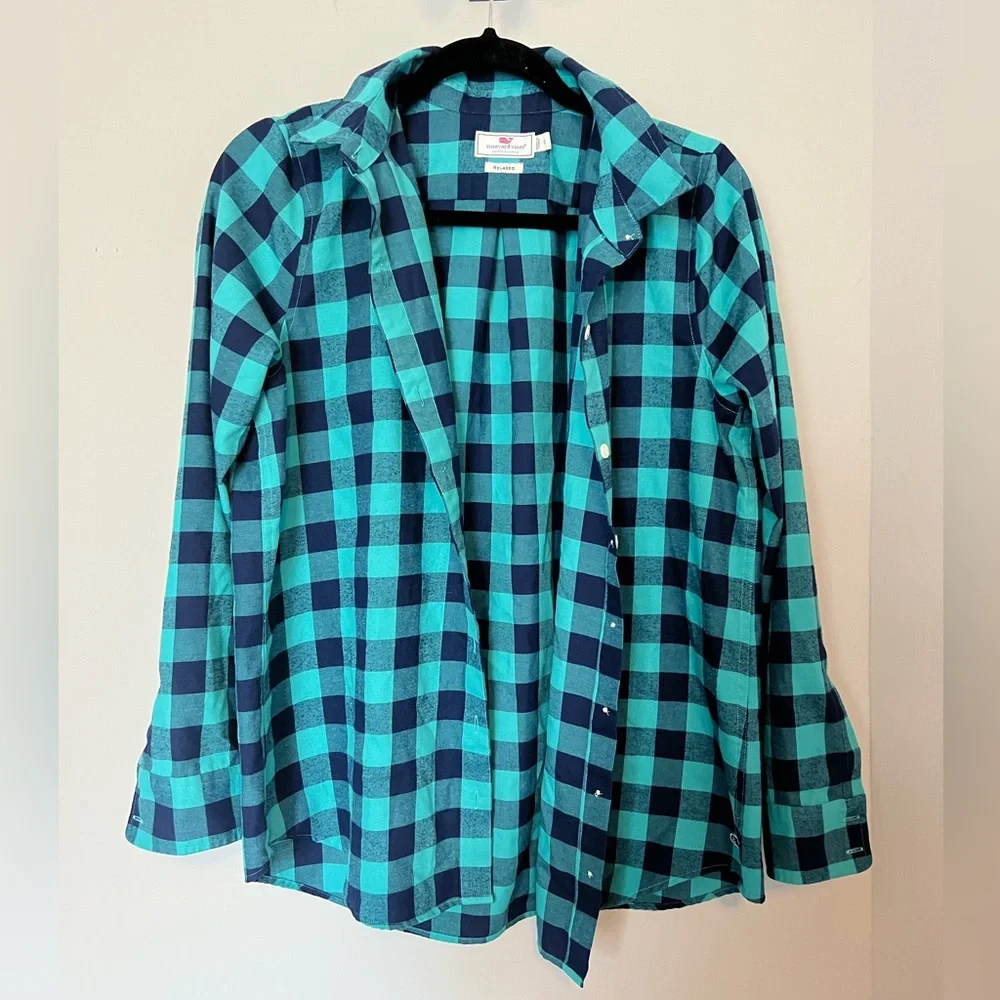 Vineyard Vines flannel (L) - Picture 2 of 5